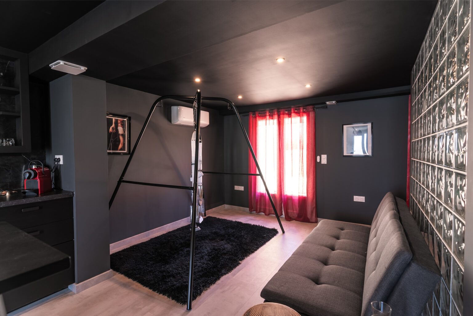 hard-room-love-room-appart-hotel-ferte-gaucher-location-saisonniere-airbnb-meuble-dsc02561-hdr