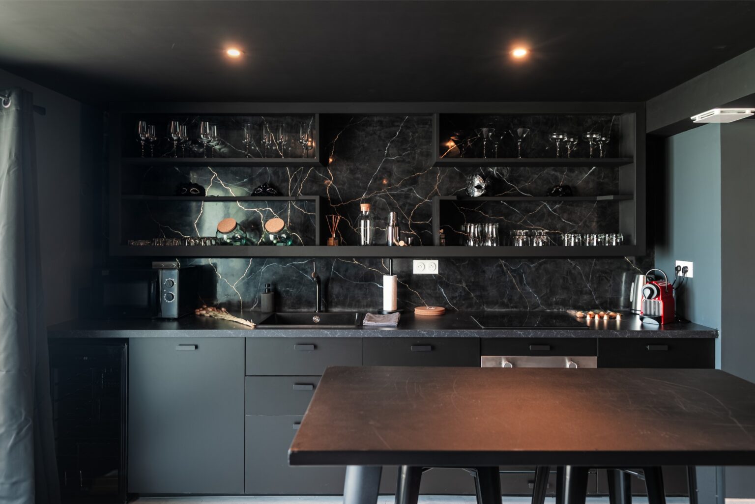 hard-room-love-room-appart-hotel-ferte-gaucher-location-saisonniere-airbnb-meuble-dsc02606-hdr