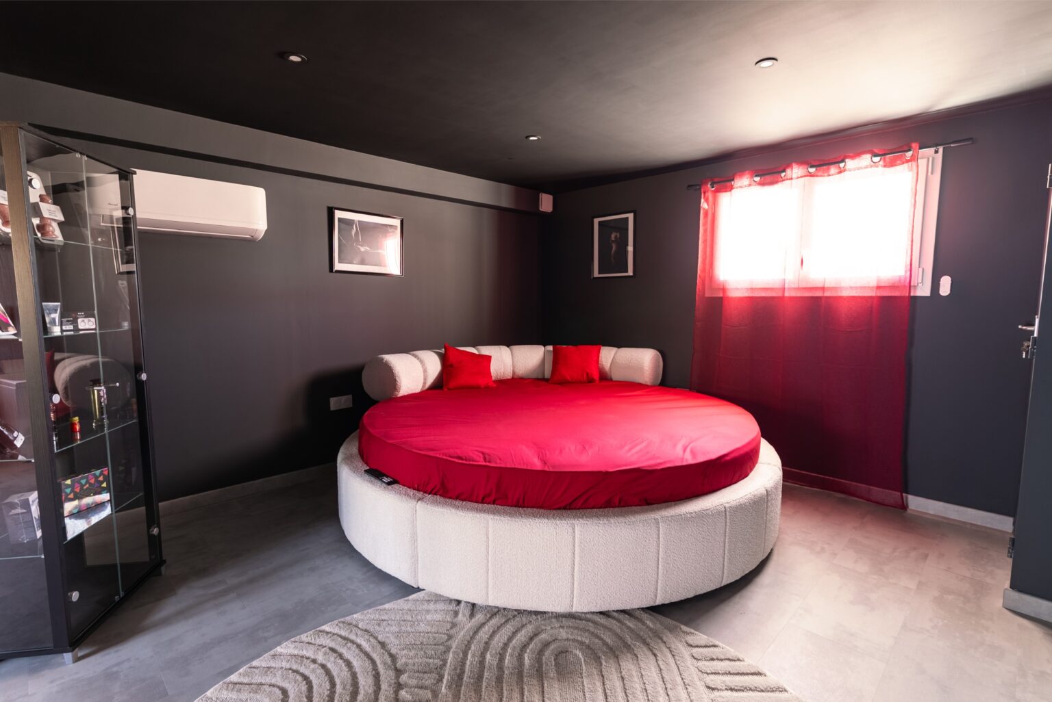 hard-room-love-room-appart-hotel-ferte-gaucher-location-saisonniere-airbnb-meuble-dsc02609-hdr