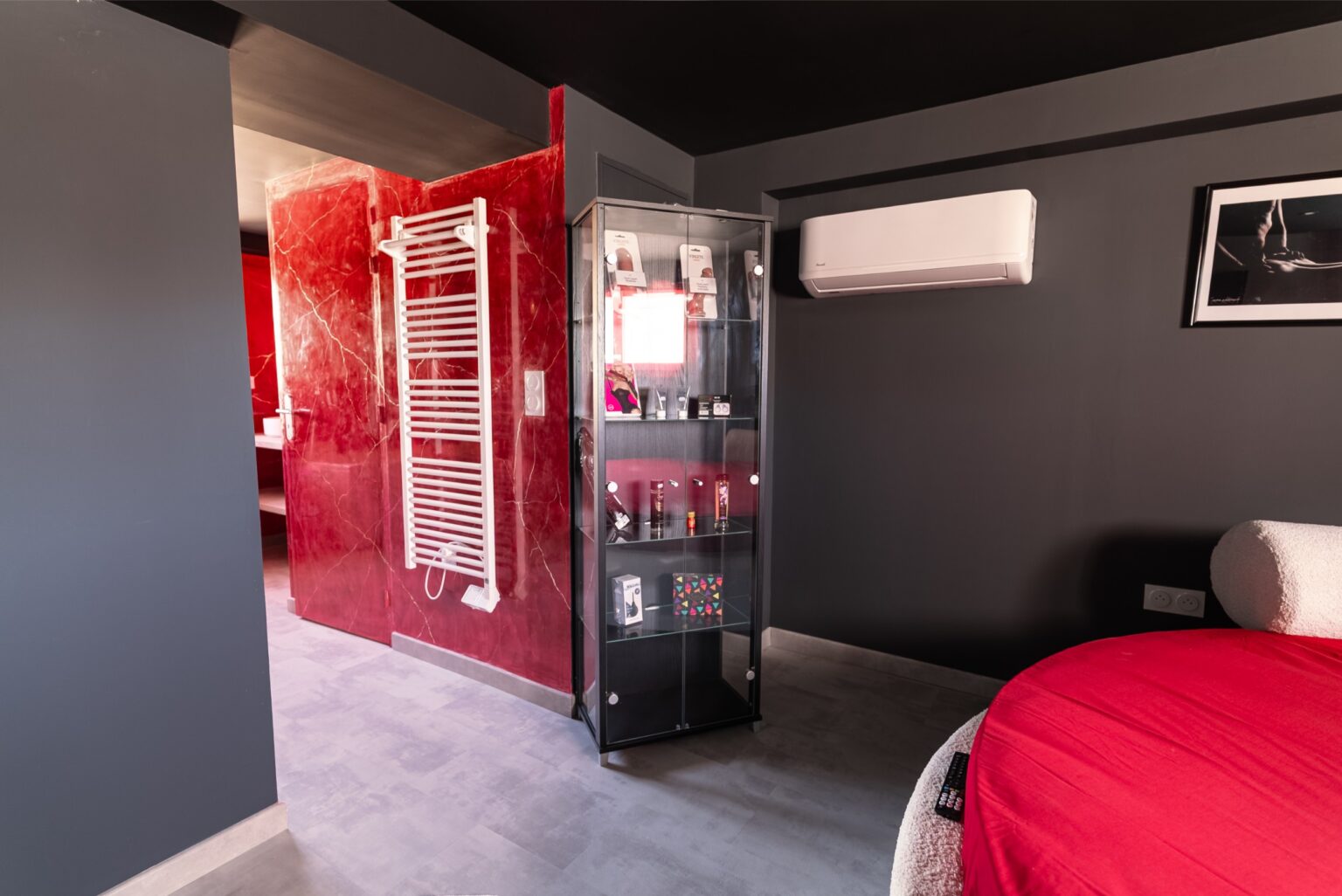 hard-room-love-room-appart-hotel-ferte-gaucher-location-saisonniere-airbnb-meuble-dsc02612-hdr