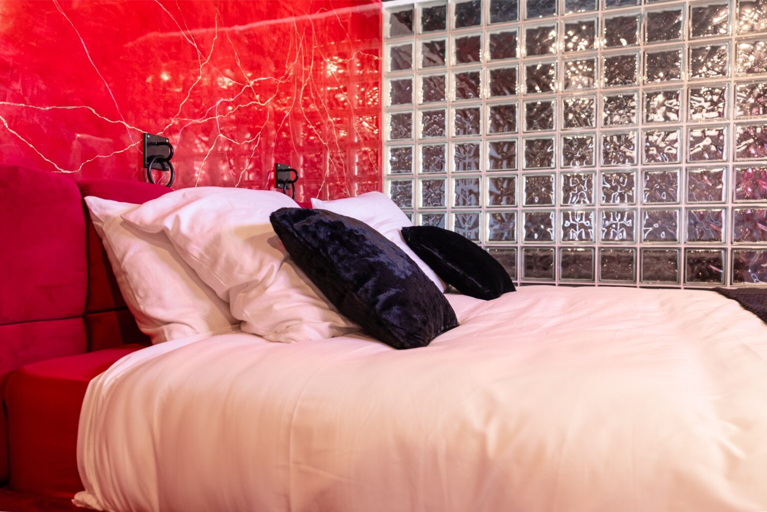 hard-room-love-room-appart-hotel-ferte-gaucher-location-saisonniere-airbnb-meuble-dsc02636-hdr