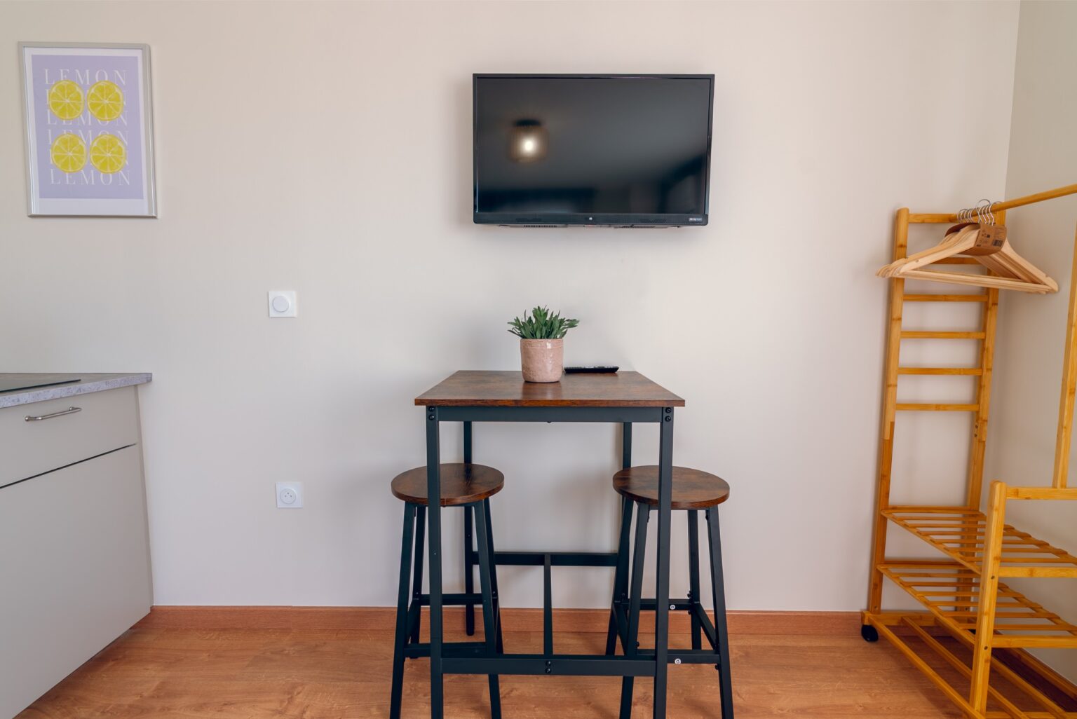 simplicite-appart-hotel-ferte-gaucher-location-saisonniere-airbnb-meuble-dsc02331-hdr