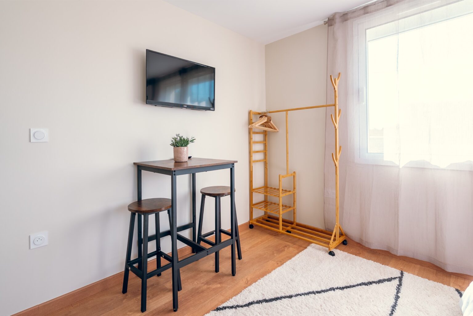 simplicite-appart-hotel-ferte-gaucher-location-saisonniere-airbnb-meuble-dsc02352-hdr