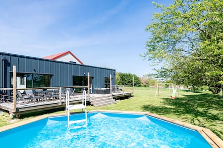 L’Évasion – Maison piscine, jacuzzi, 14 pers